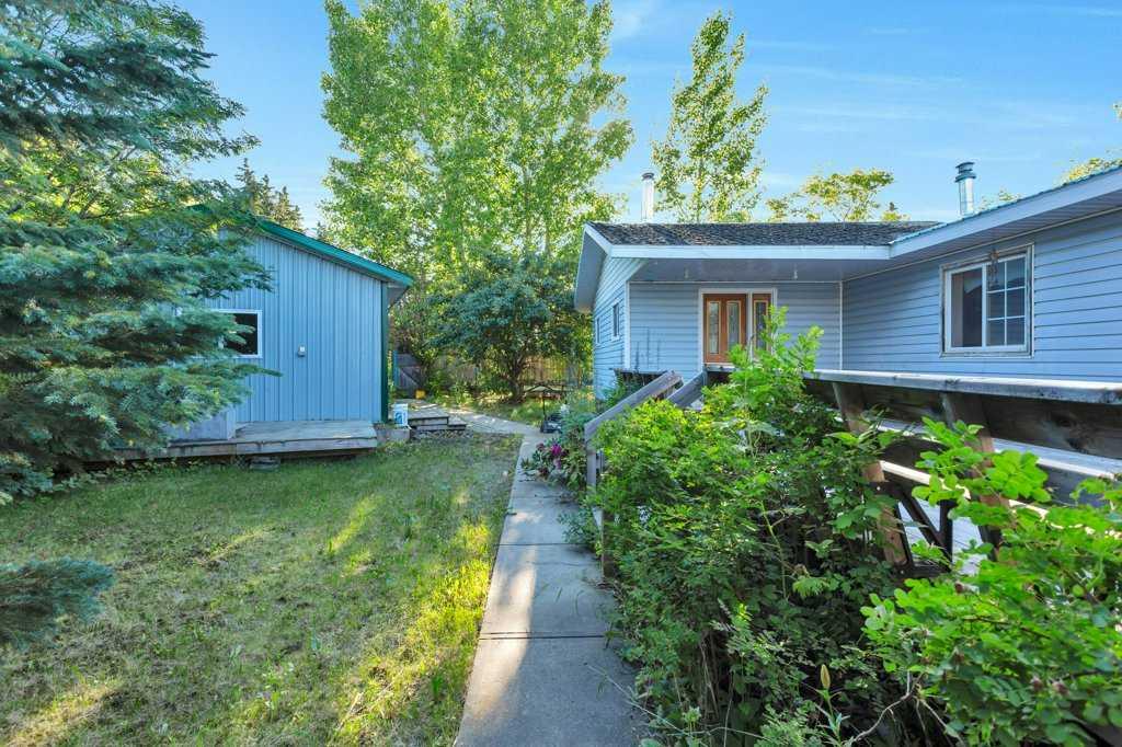 4547 Eastview Crescent Property Photo 1