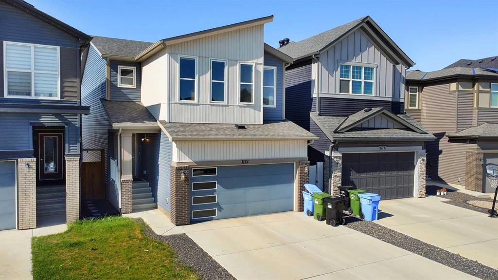 672 Walgrove Boulevard Property Photo 1