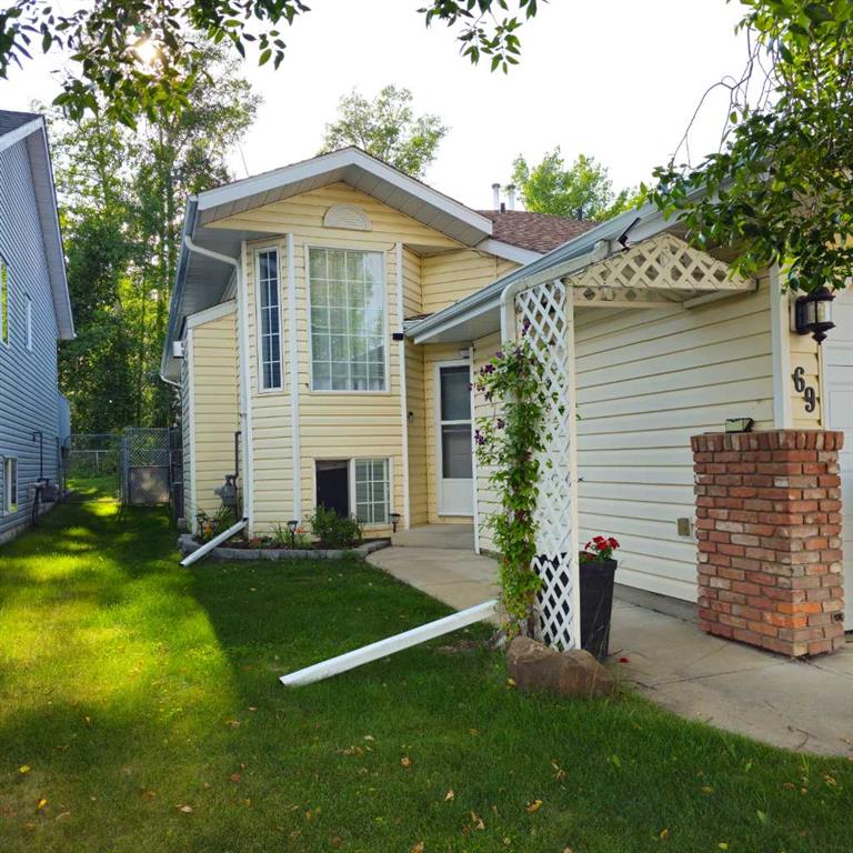 69 Willow Springs Crescent Property Photo 1