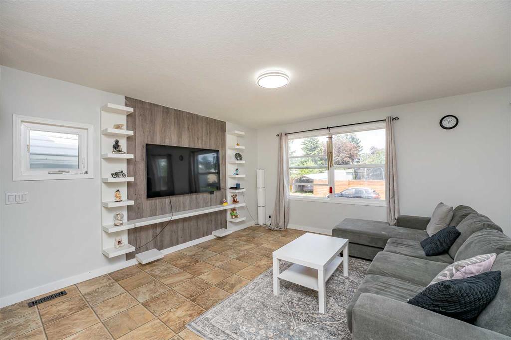 123 Castleglen Road Property Photo 1
