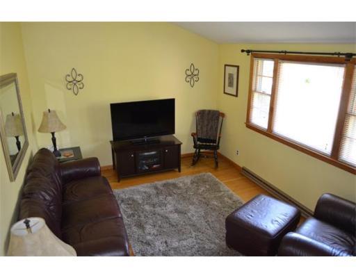 2 Leominster Rd Property Photo 3