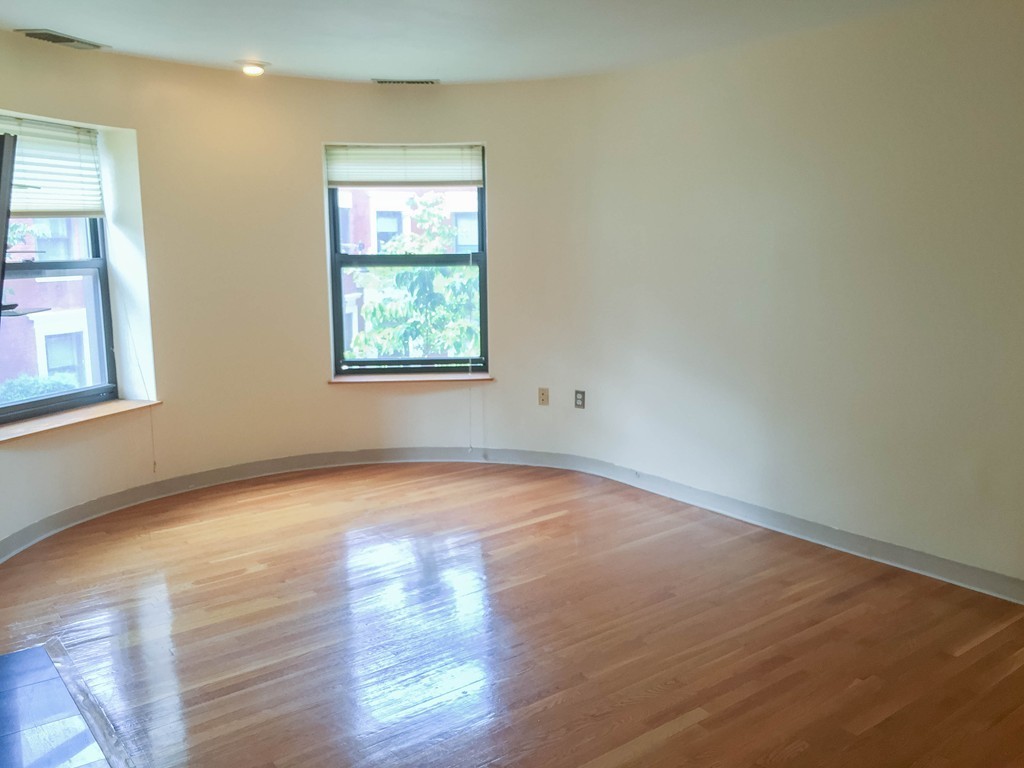 103 Gainsborough St # 204 Property Photo 2
