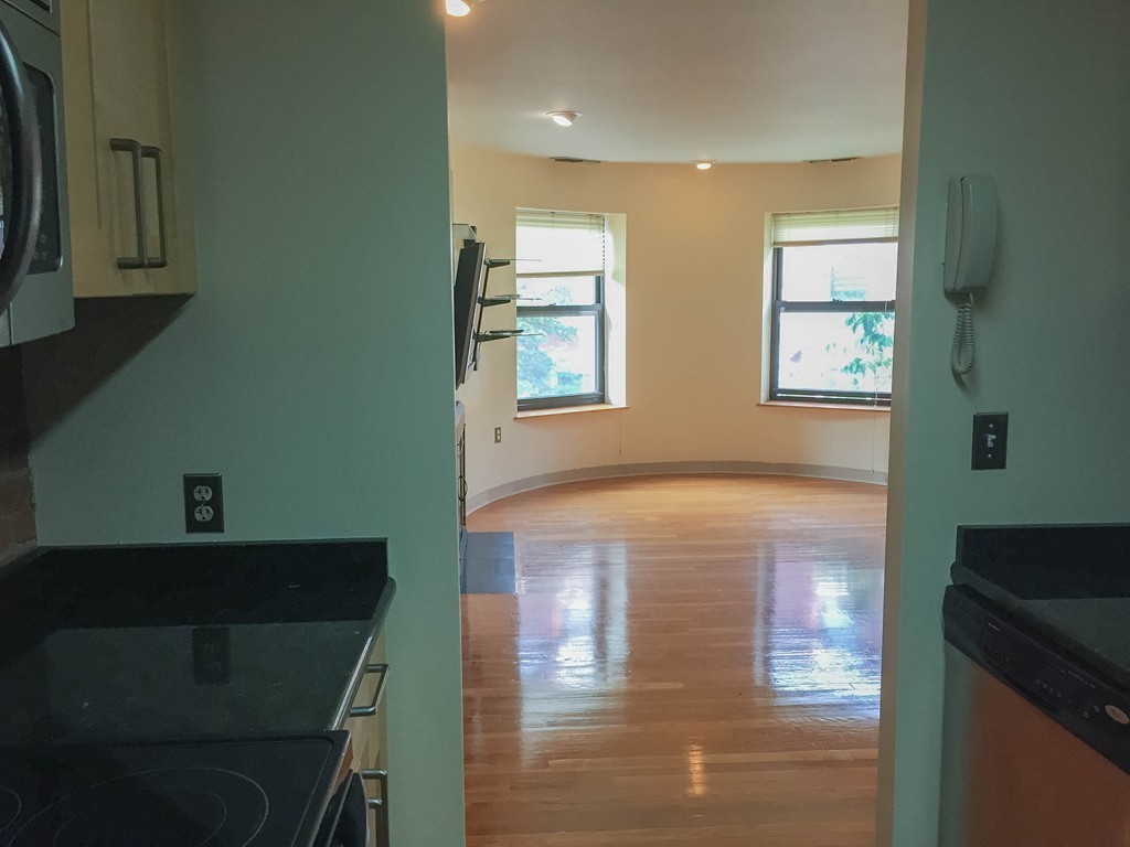 103 Gainsborough St # 204 Property Photo 4