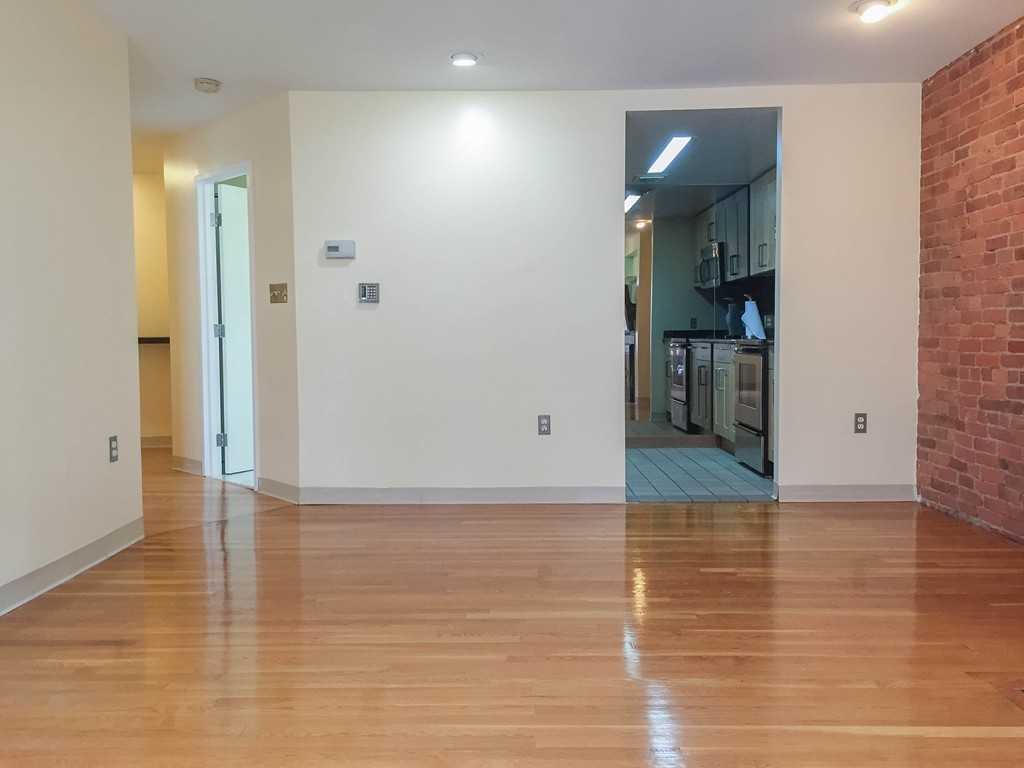 103 Gainsborough St # 204 Property Photo 5