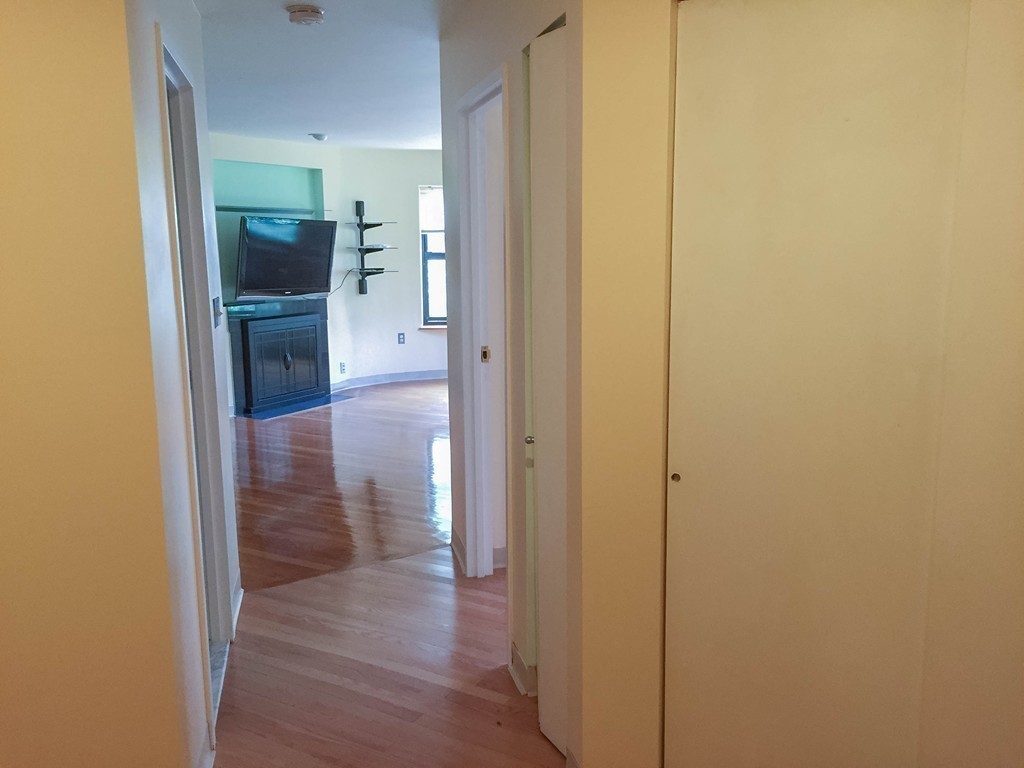 103 Gainsborough St # 204 Property Photo 6