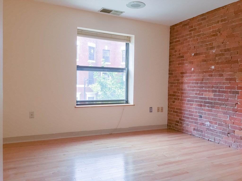 103 Gainsborough St # 204 Property Photo 7