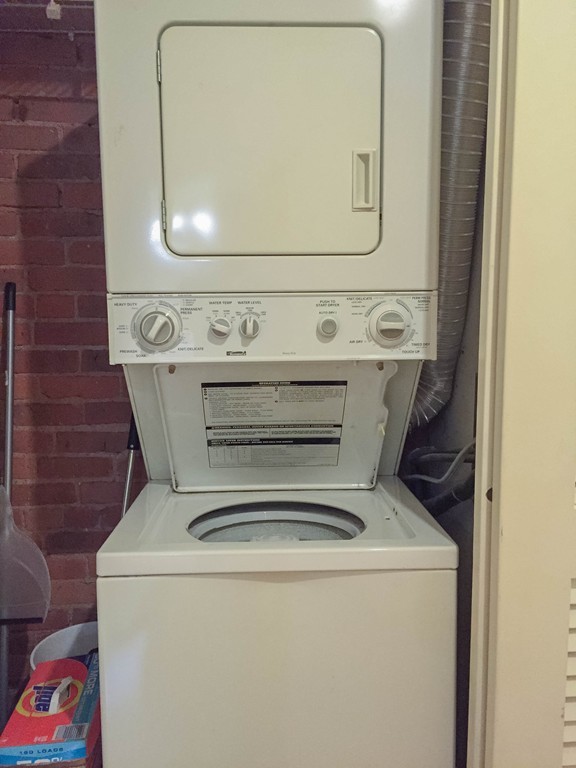 103 Gainsborough St # 204 Property Photo 10