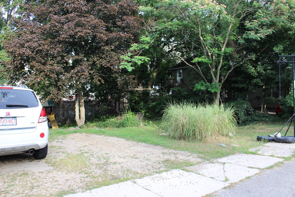 48 Day St. Property Photo 4