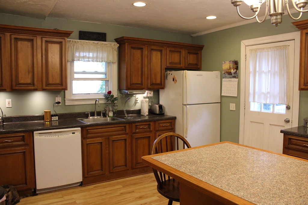 48 Day St. Property Photo 9