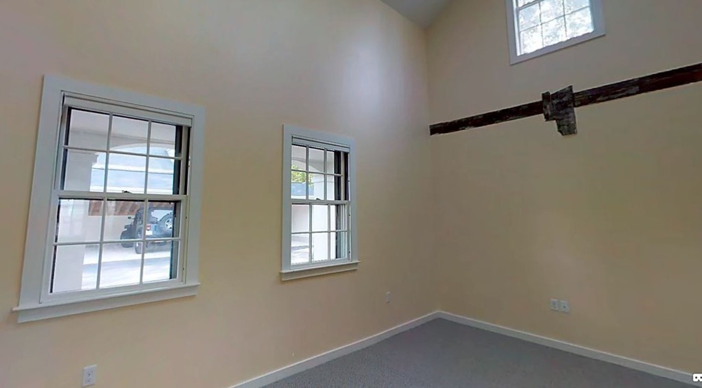 19 Court # 21 Property Photo 11