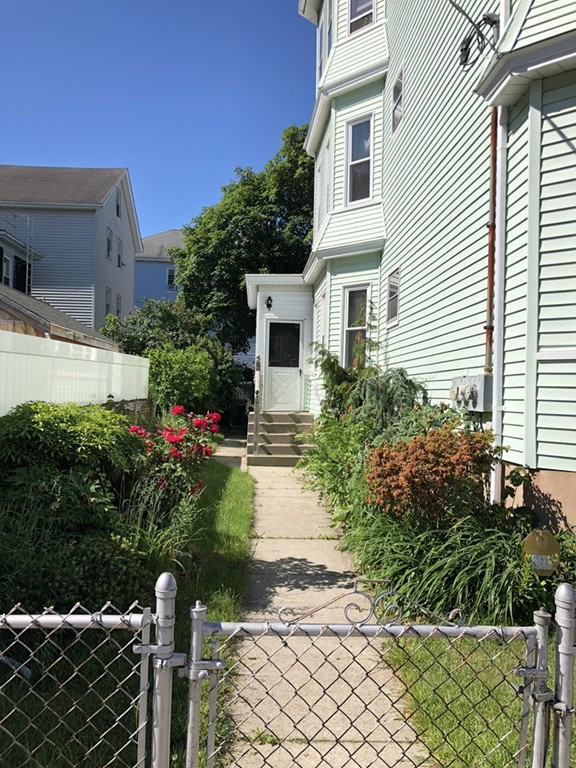 327 Brownell St Property Photo 1