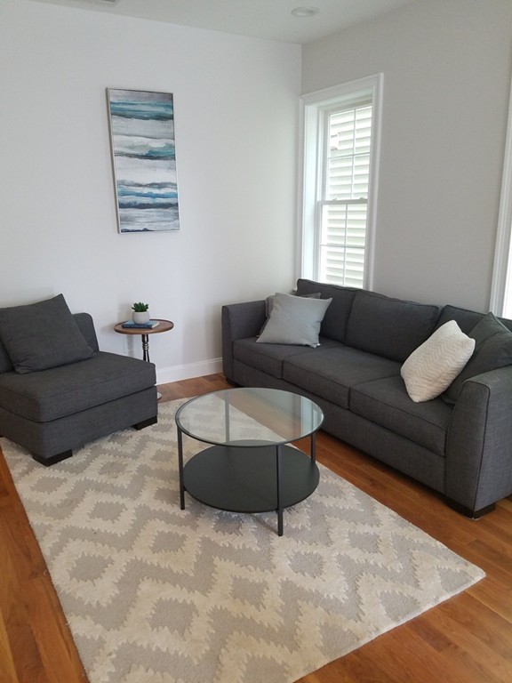 100 Webster St # 1 Property Photo 5