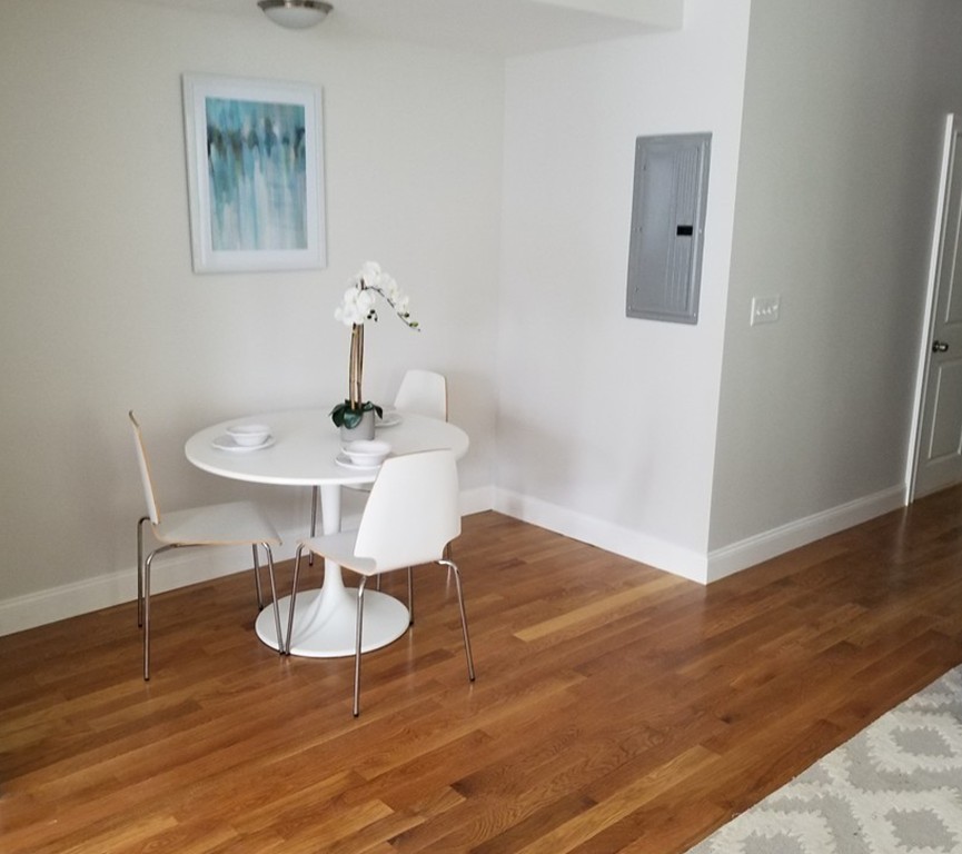 100 Webster St # 1 Property Photo 6