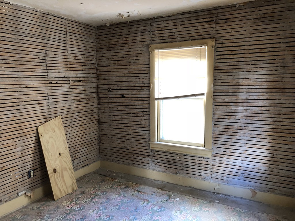 132 Lonsdale Property Photo 10
