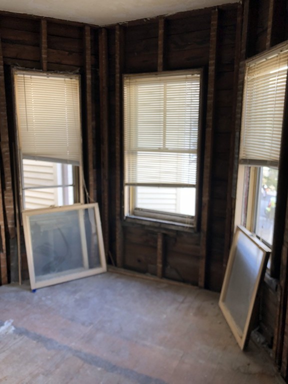 132 Lonsdale Property Photo 11