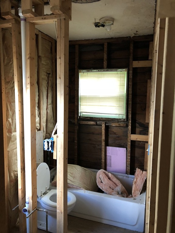 132 Lonsdale Property Photo 12