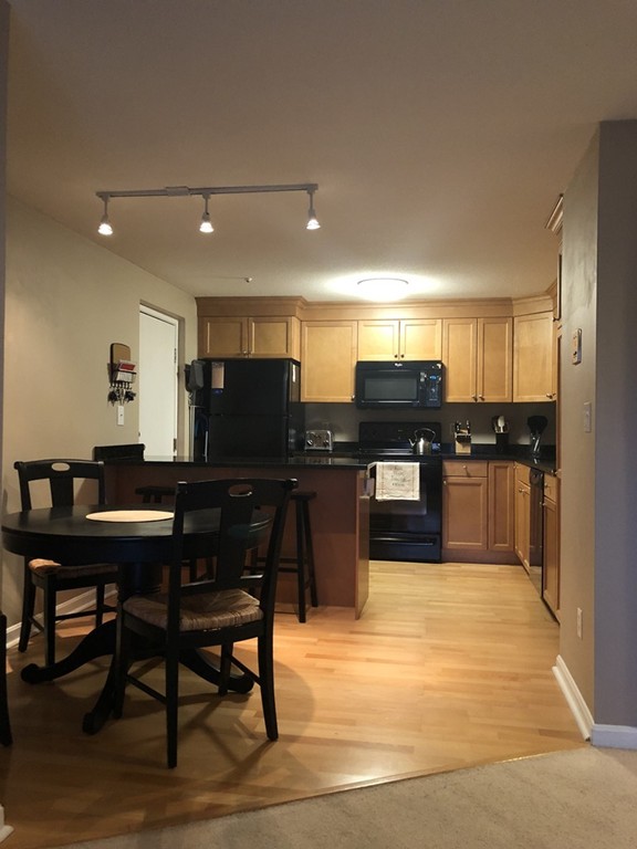23 Pine St # K Property Photo 8