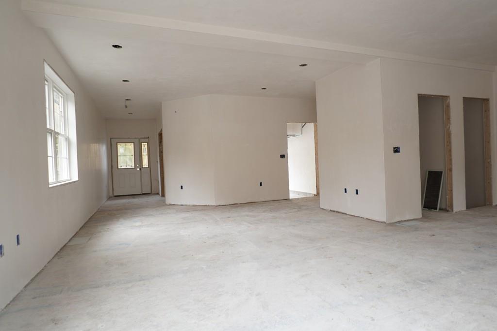 496 Hamilton Street Property Photo 8