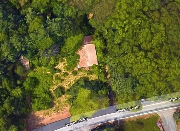 243 Riverneck Road Property Photo 2