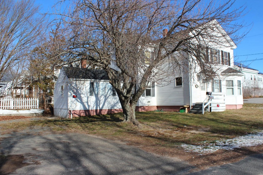43 Pleasant St Property Photo 2