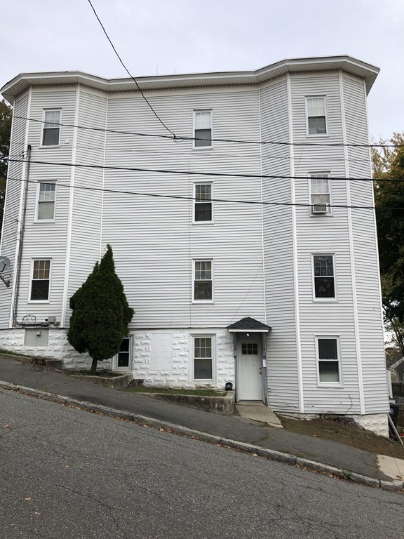552 Washington St Property Photo 5