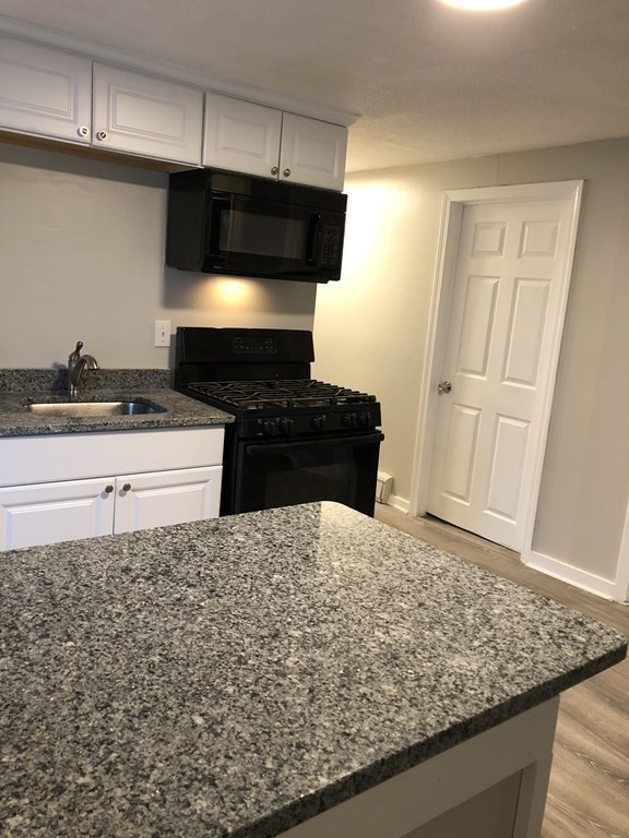 552 Washington St Property Photo 8