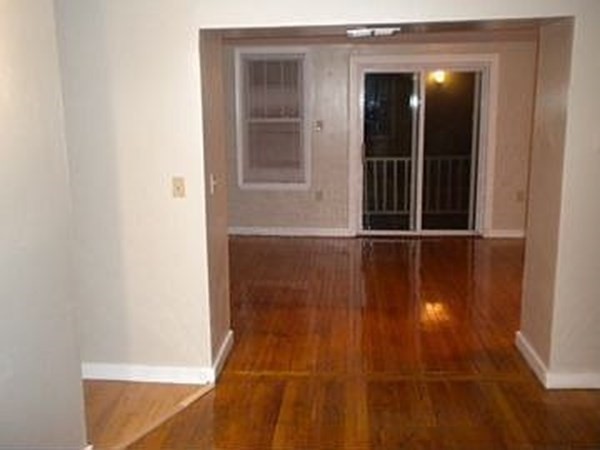 552 Washington St Property Photo 12