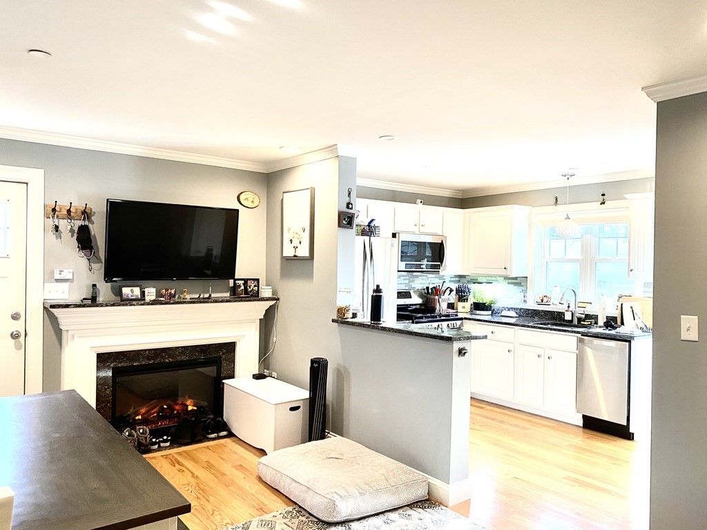 15 Wilson St # B Property Photo 1