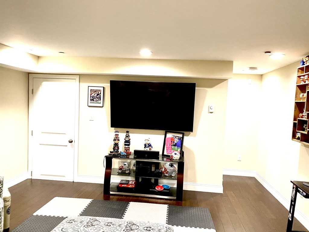 15 Wilson St # B Property Photo 4