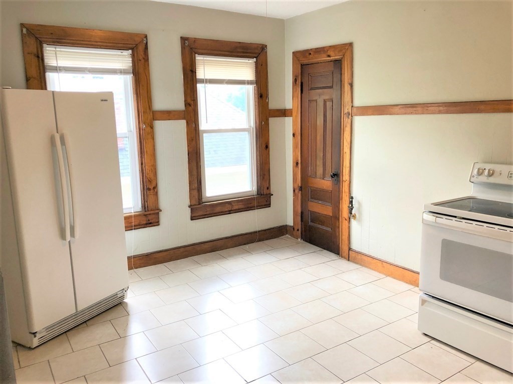 17 Kenwood Terrace # 2 Property Photo 4