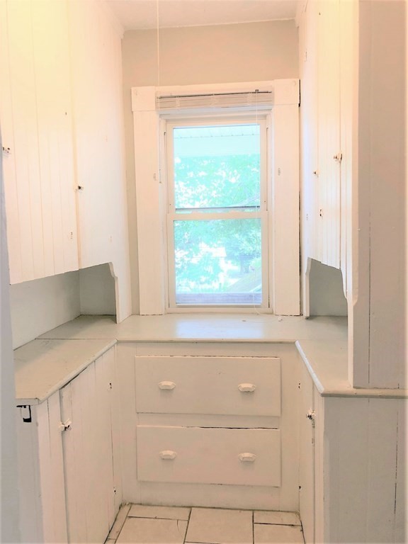 17 Kenwood Terrace # 2 Property Photo 5
