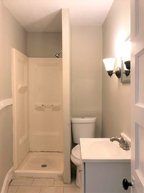 17 Kenwood Terrace # 2 Property Photo 10
