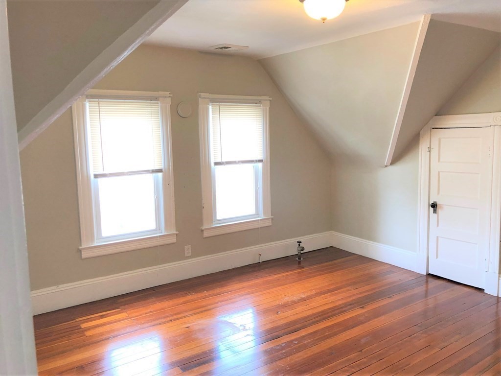 17 Kenwood Terrace # 2 Property Photo 13