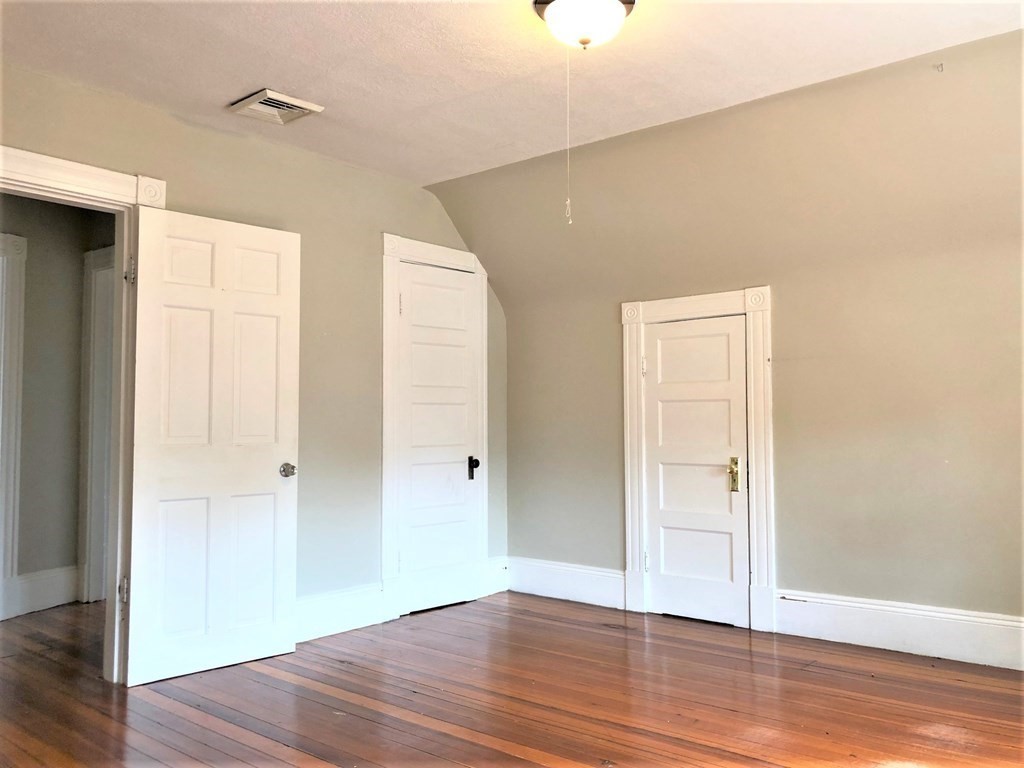 17 Kenwood Terrace # 2 Property Photo 15