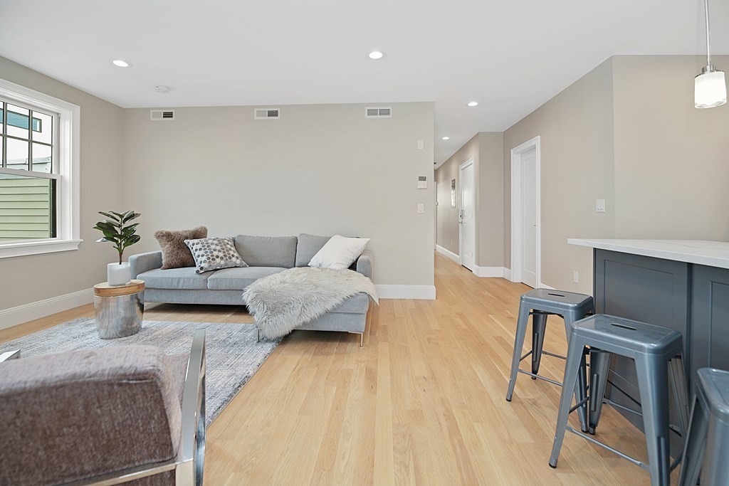 269 Gold St # 2 Property Photo 11
