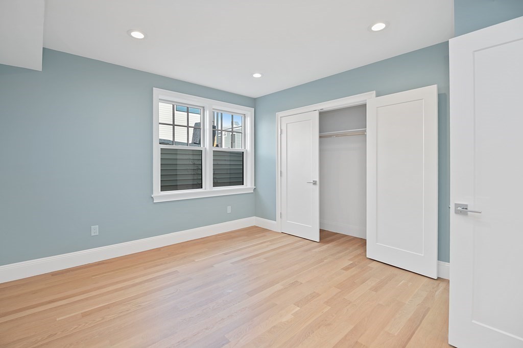 269 Gold St # 2 Property Photo 15