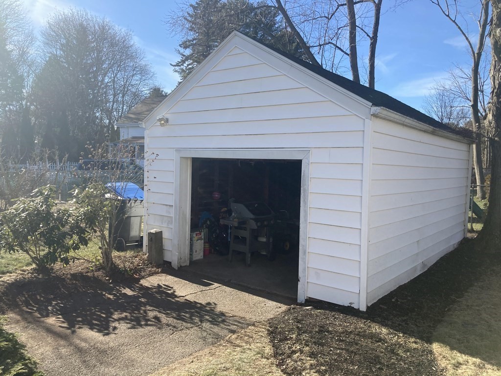 25 Forest Avenue Property Photo 4