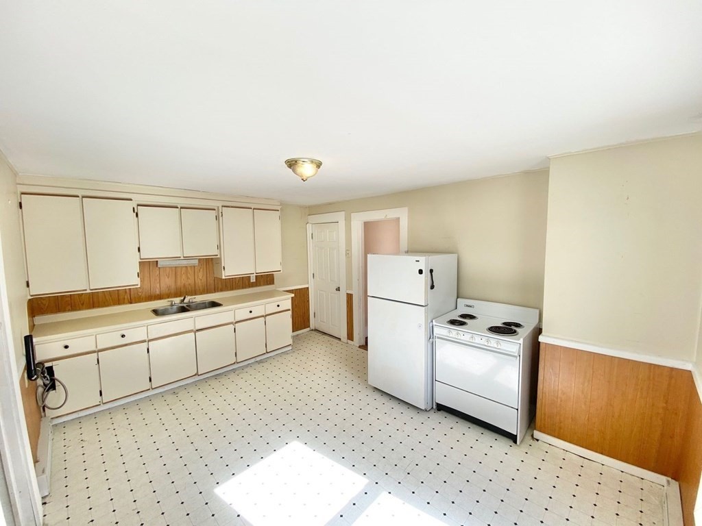 42 Stewart Street # 1 Property Photo 3