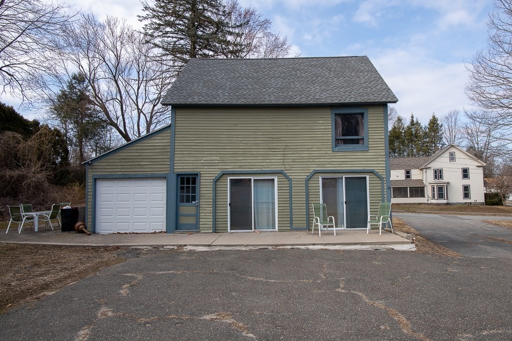 4 Spring St Property Photo 3