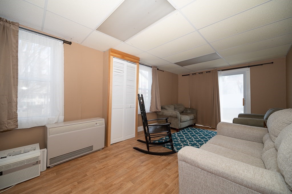 4 Spring St Property Photo 17
