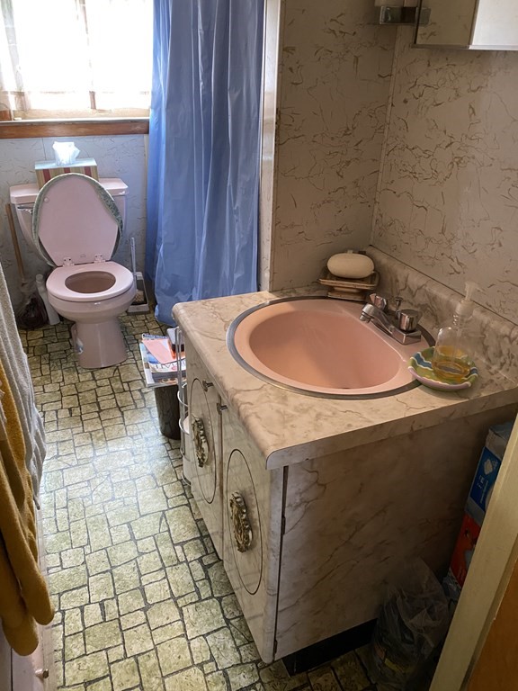 1150 Granby Rd Property Photo 14
