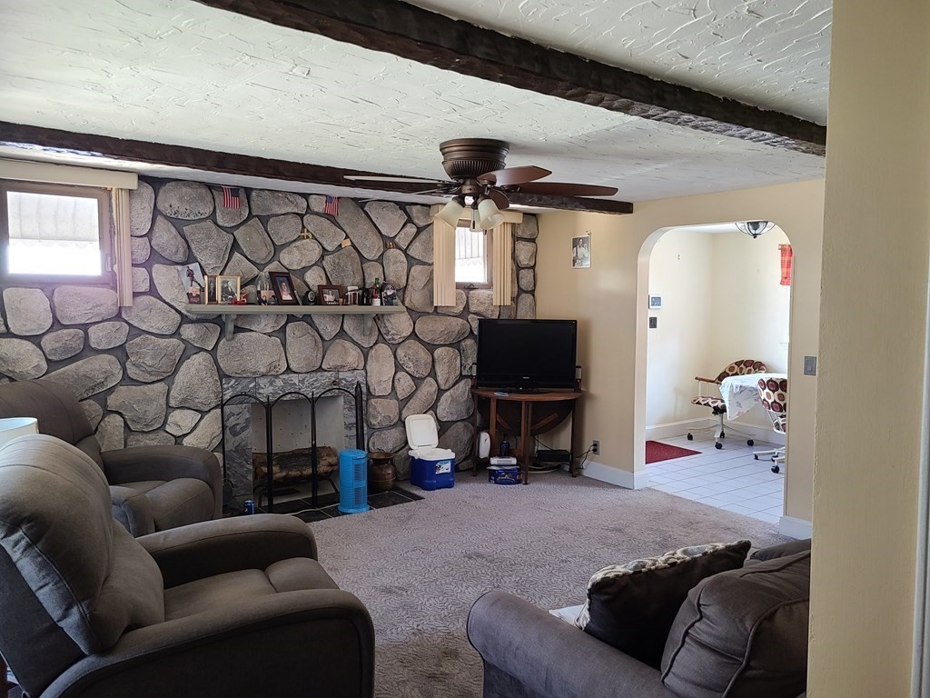 80 Lake St Property Photo 3