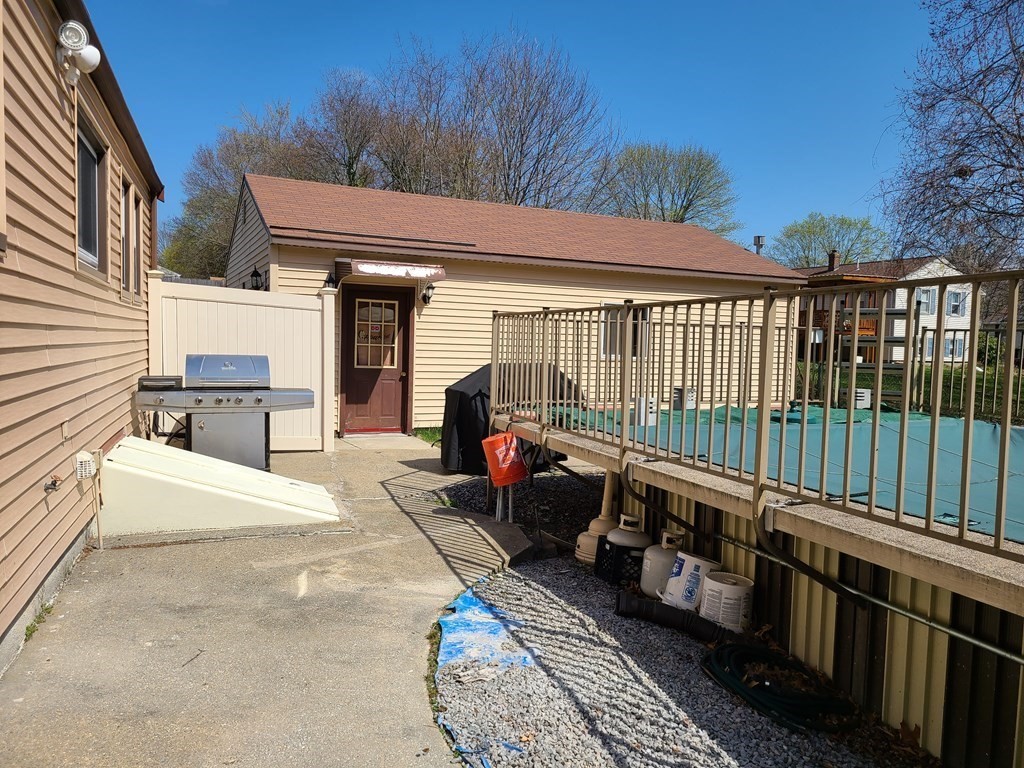 80 Lake St Property Photo 12