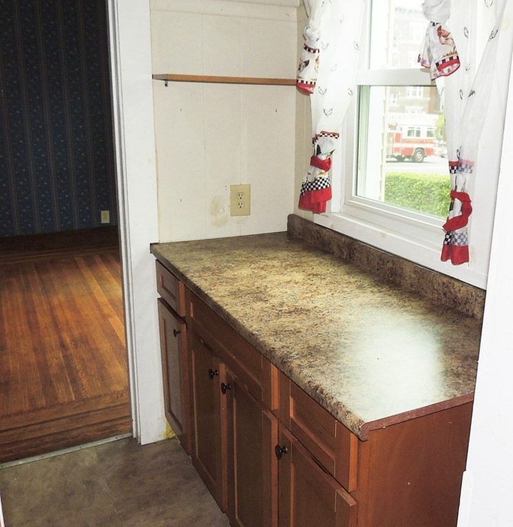 67 Fort Pleasant Ave Property Photo 7