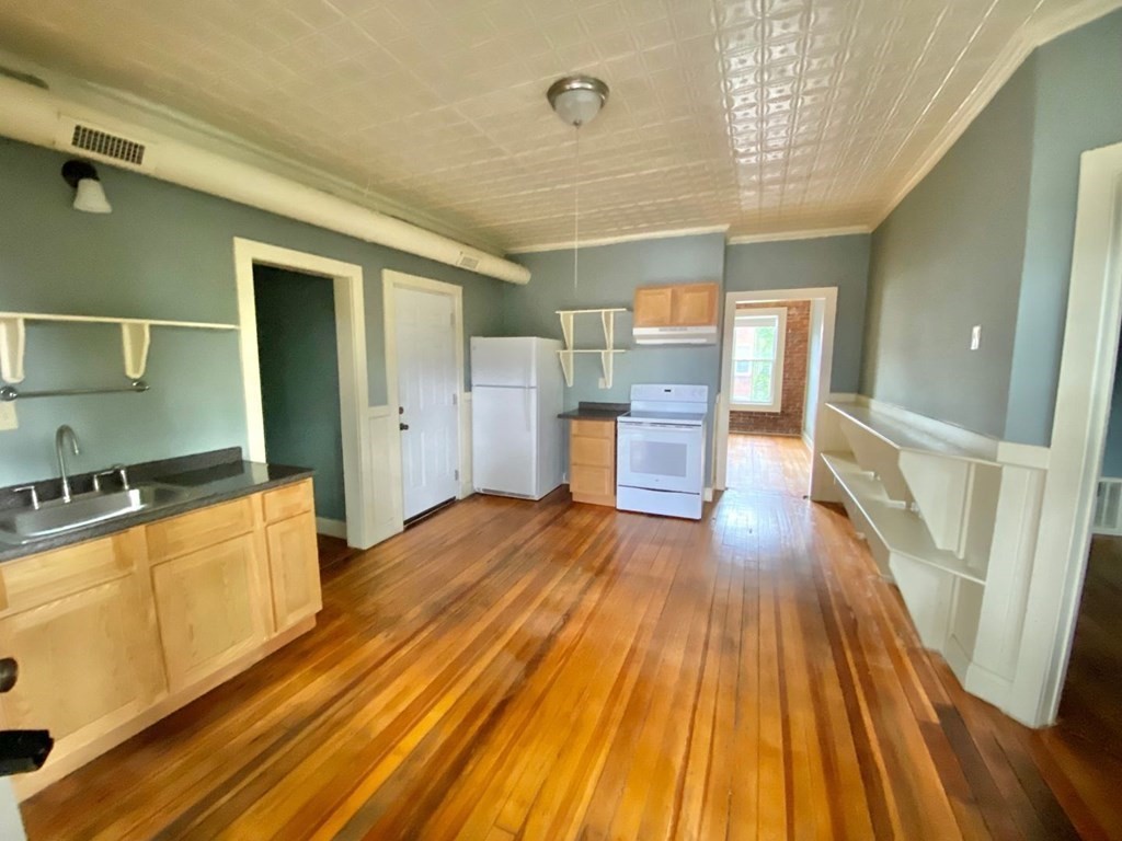 56 Pine Street # 2 Property Photo 3