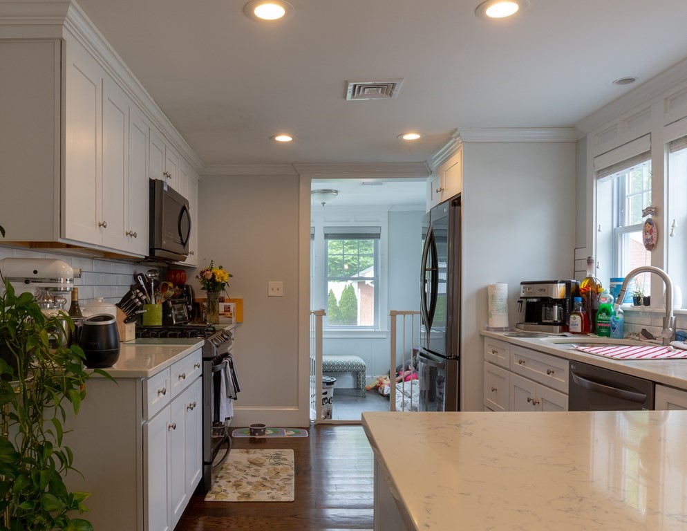 42 Churchill Place Property Photo 6