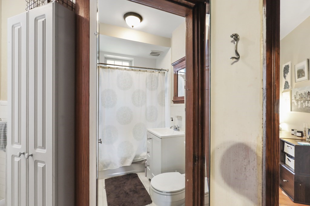 37 Gladstone # 2 Property Photo 10