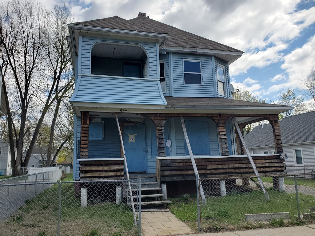 15 Kenyon St