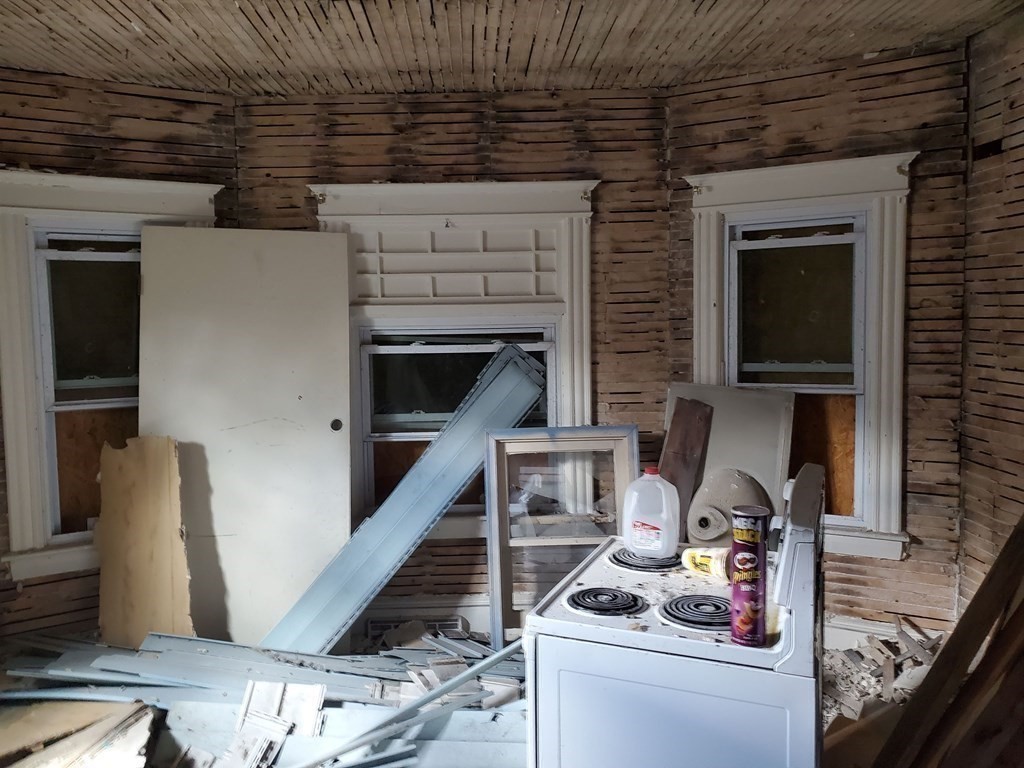 15 Kenyon St Property Photo 8