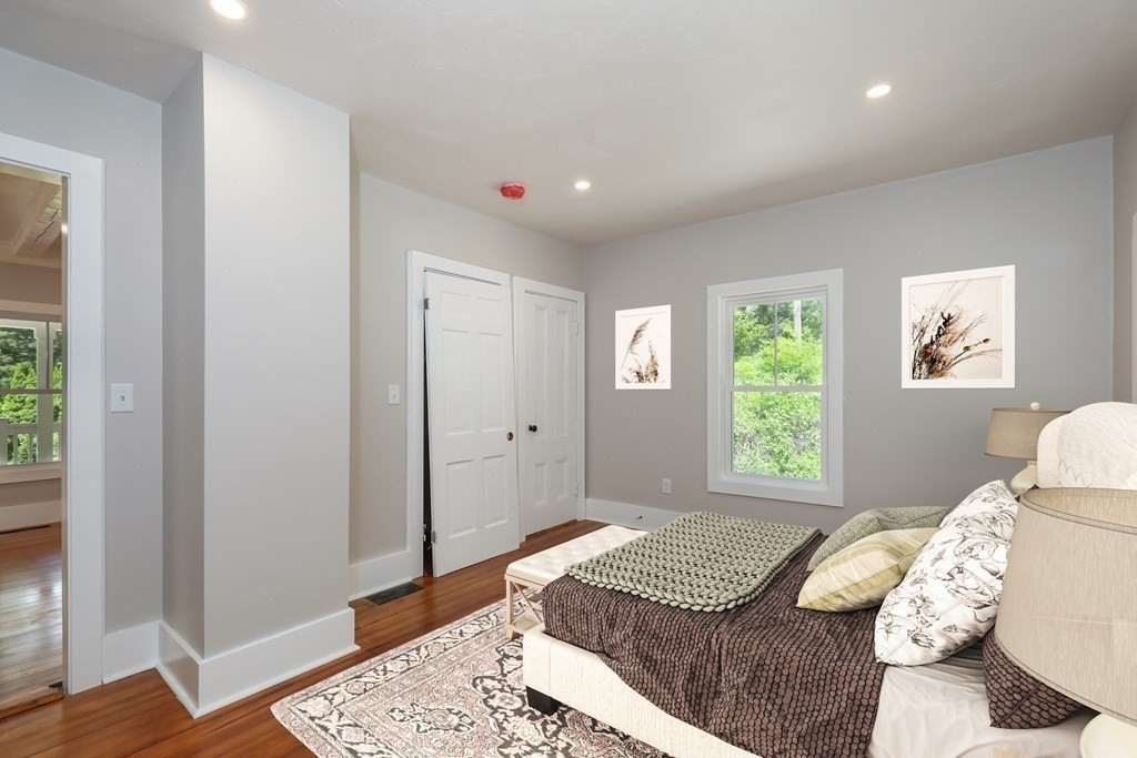 289 Old Main Street Property Photo 8